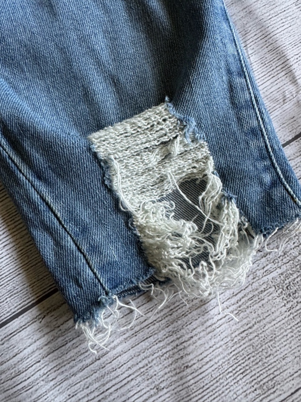 Good American Good Legs Distressed Skny Jeans Raw Hem High Rise Light Wash Sz 6 - Picture 8 of 13